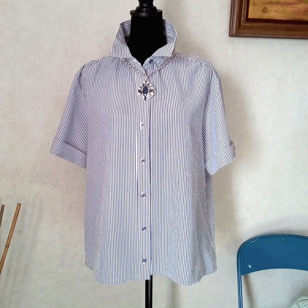 BOCABAY LG. SEERSUCKER BLUE/WHITE SHORT SLEEVE SHIRT
